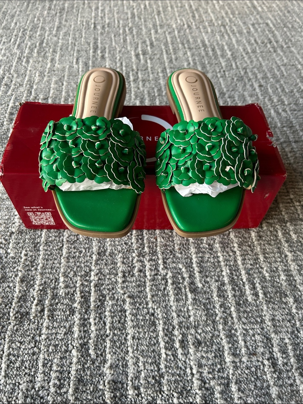 Journee AZALEA SLIP ON SANDALS Green 6.5 - Picture 2 of 6
